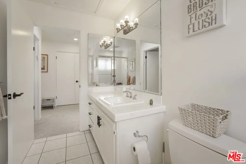 2330 Midvale Avenue Los Angeles, CA 90064