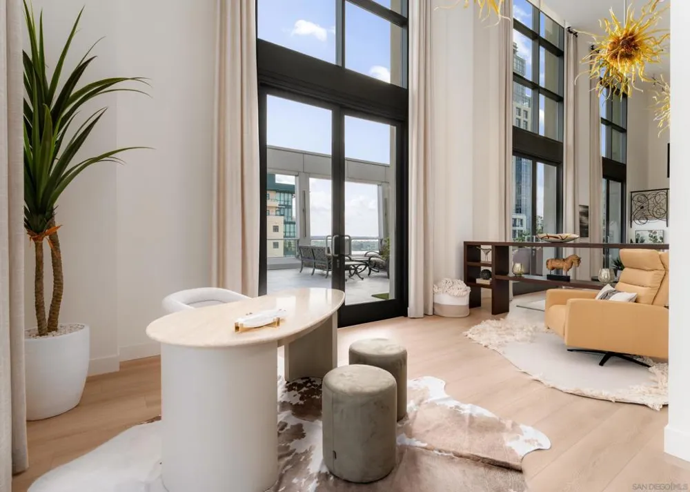 645 Front St #2204 San Diego, CA 92101