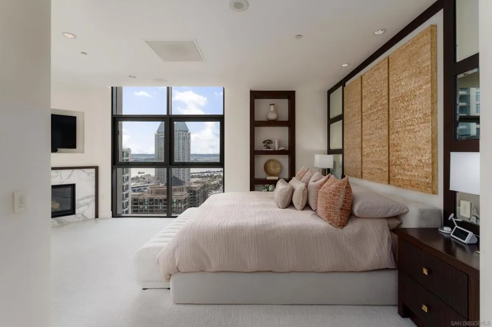 645 Front St #2204 San Diego, CA 92101