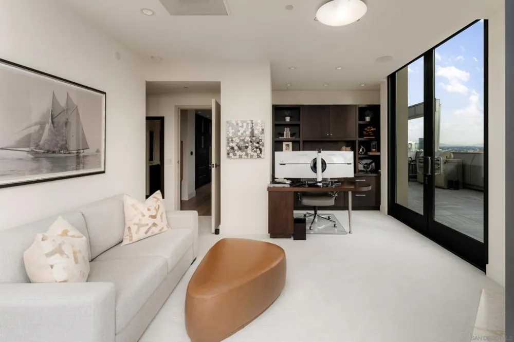 645 Front St #2204 San Diego, CA 92101