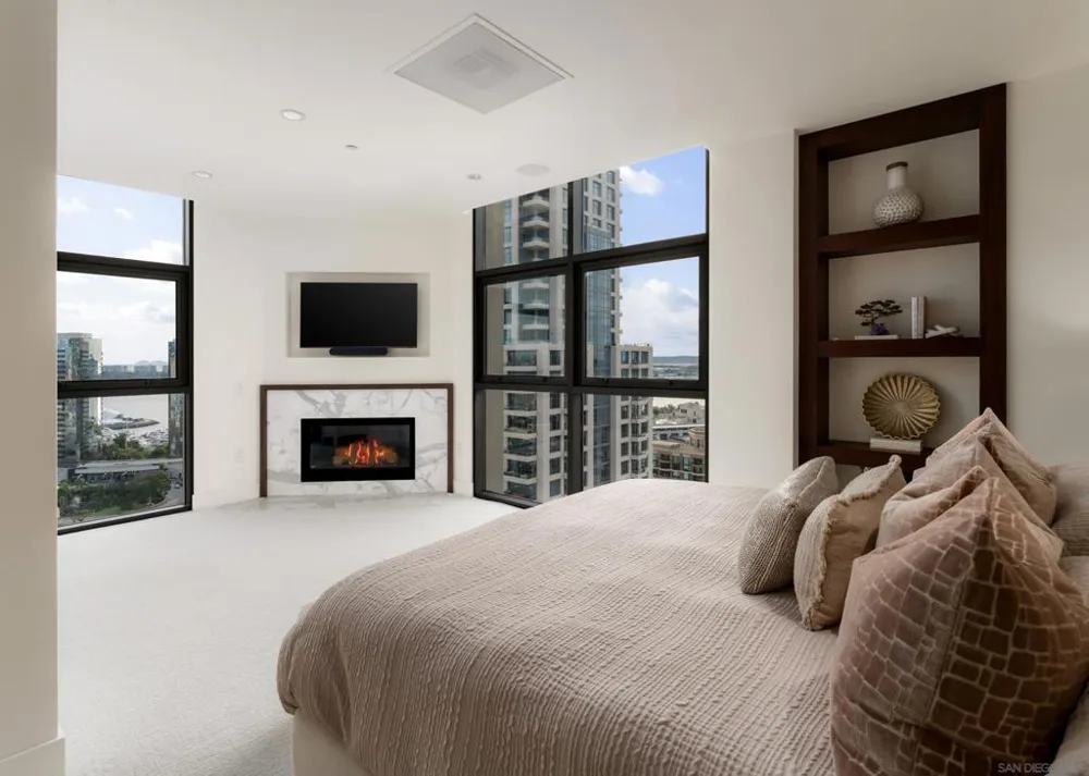 645 Front St #2204 San Diego, CA 92101