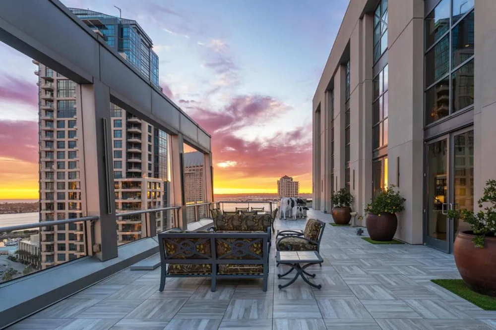 645 Front St #2204 San Diego, CA 92101