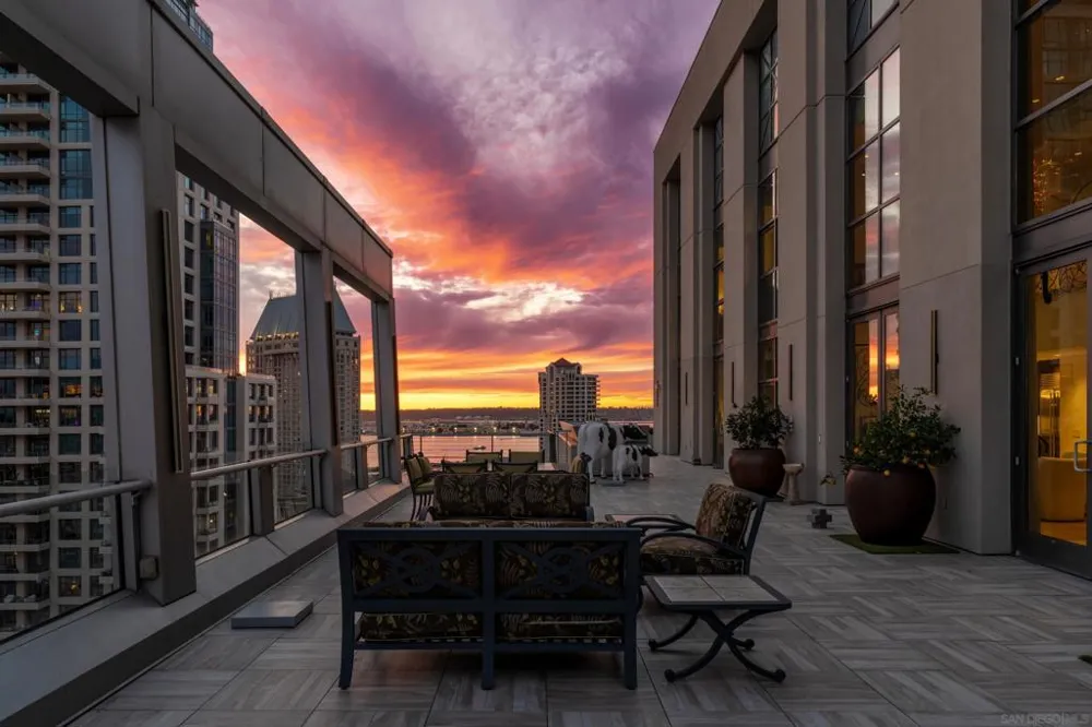 645 Front St #2204 San Diego, CA 92101