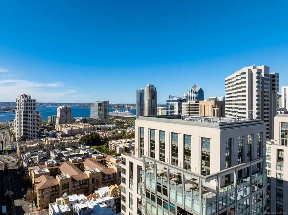 645 Front St #2204 San Diego, CA 92101