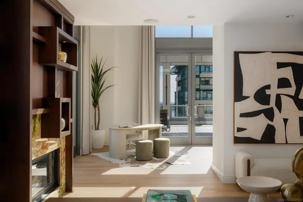 645 Front St #2204 San Diego, CA 92101