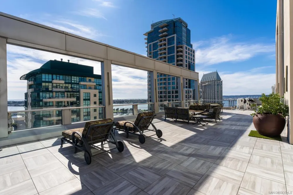 645 Front St #2204 San Diego, CA 92101