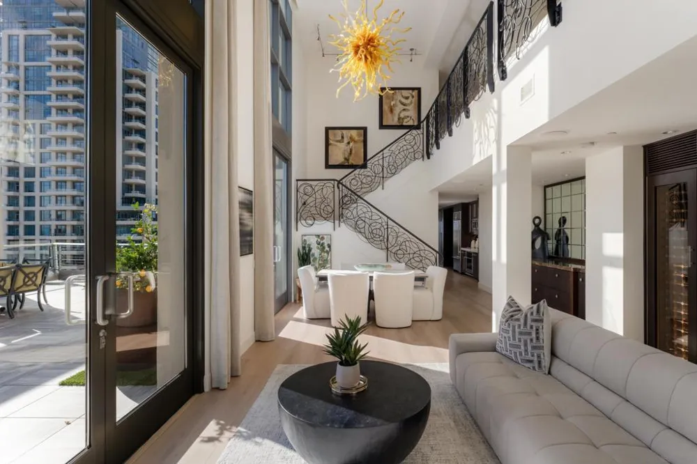 645 Front St #2204 San Diego, CA 92101