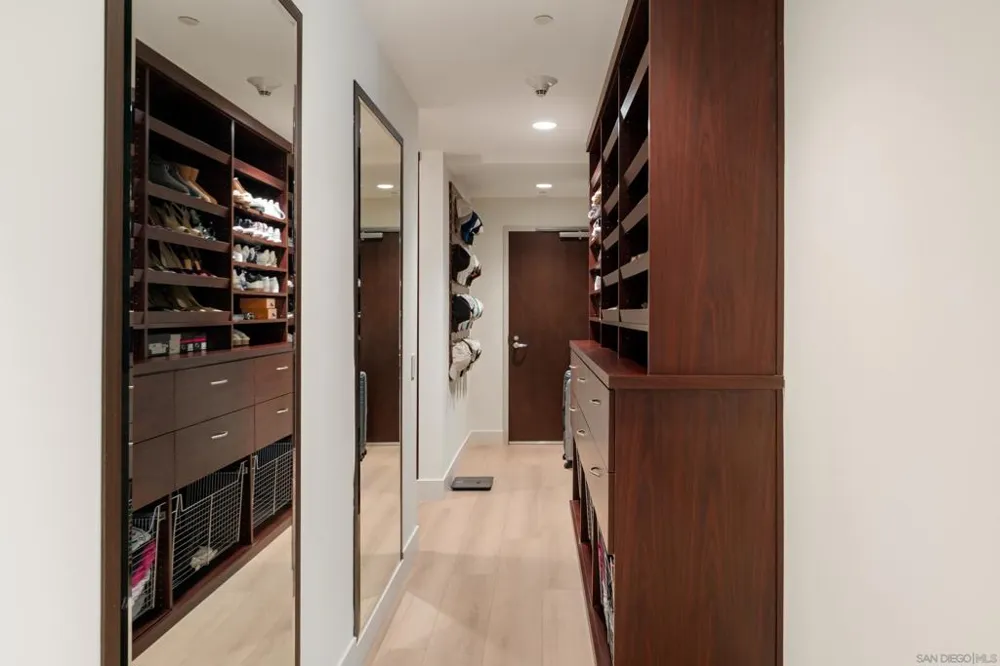 645 Front St #2204 San Diego, CA 92101
