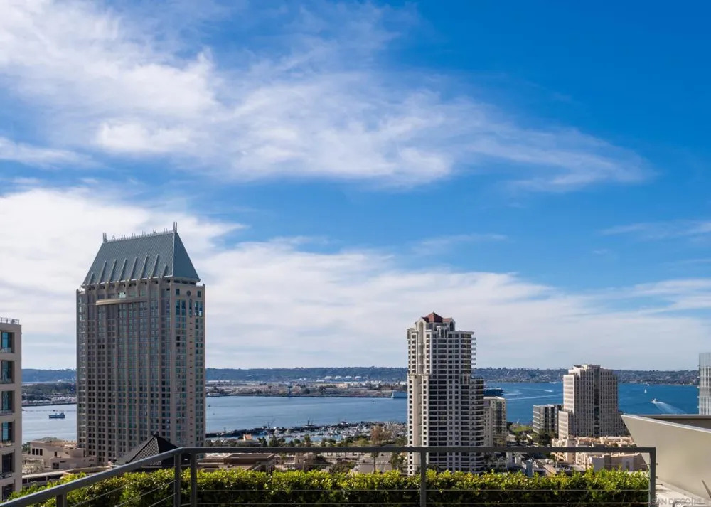 645 Front St #2204 San Diego, CA 92101