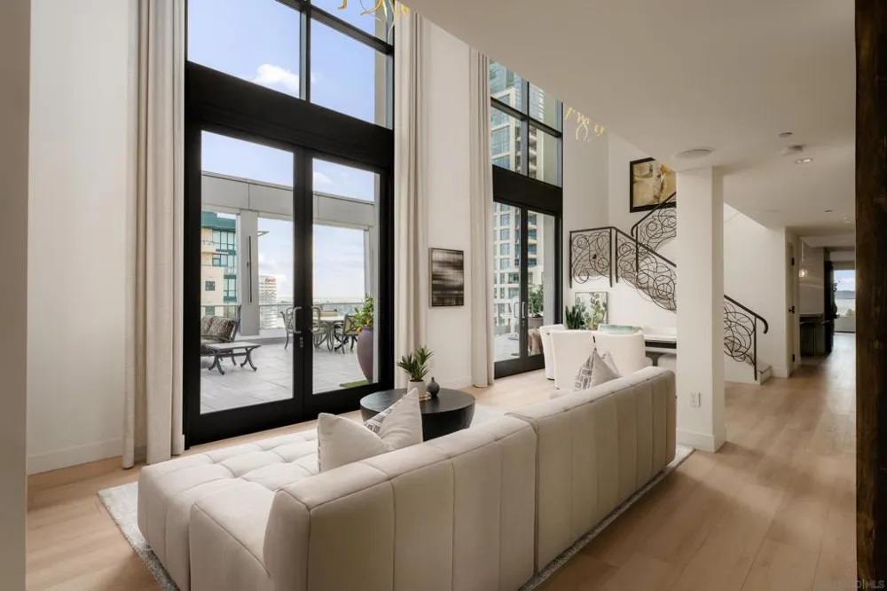 645 Front St #2204 San Diego, CA 92101