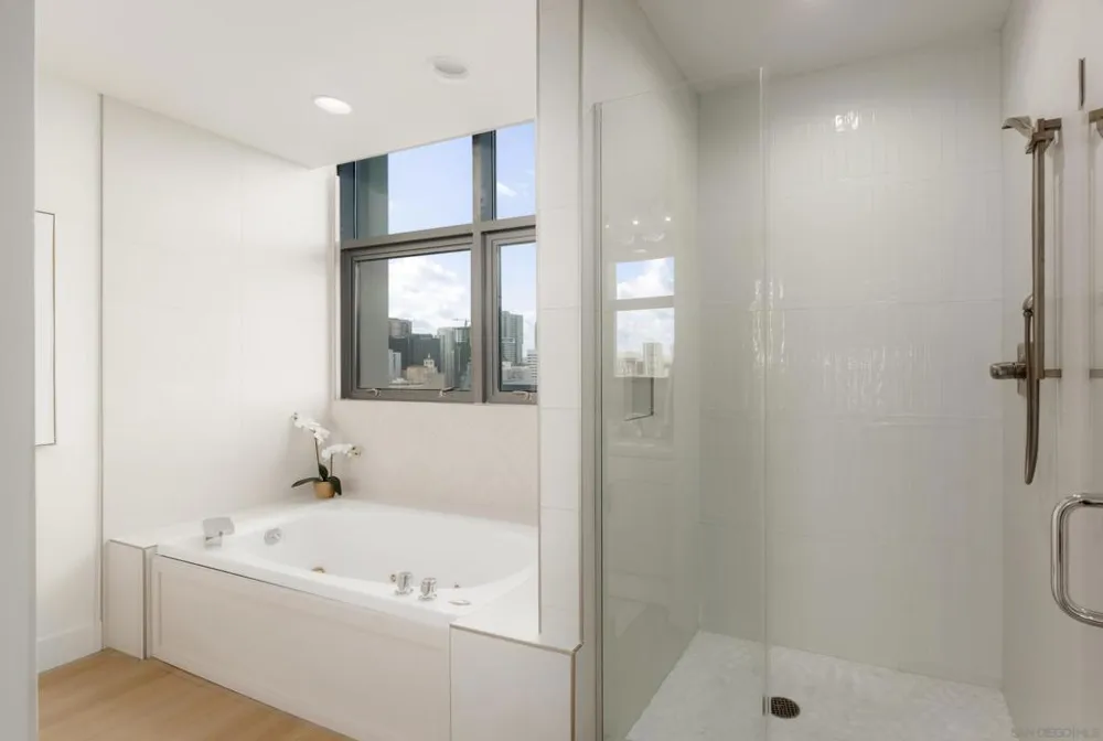 645 Front St #2204 San Diego, CA 92101