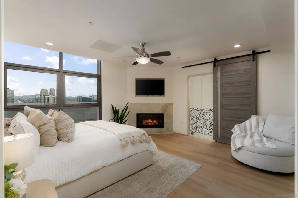 645 Front St #2204 San Diego, CA 92101