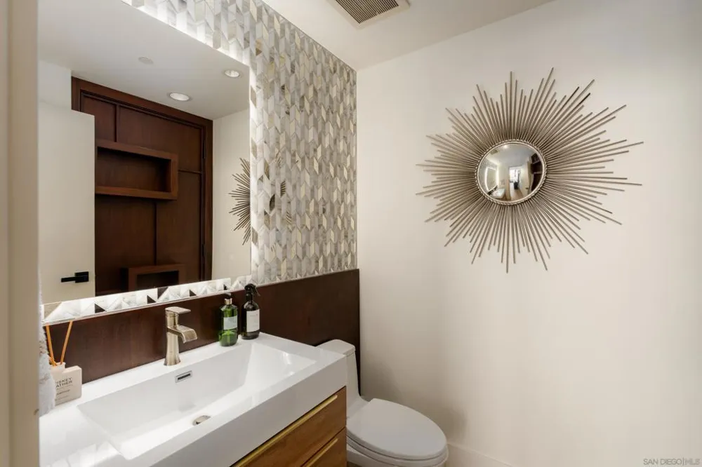 645 Front St #2204 San Diego, CA 92101