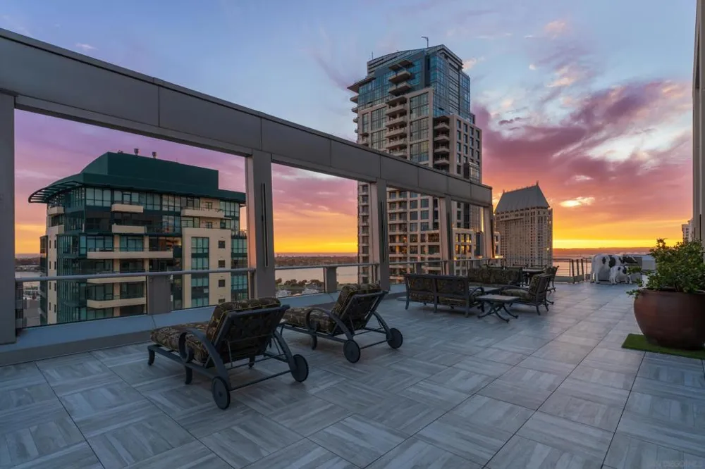 645 Front St #2204 San Diego, CA 92101