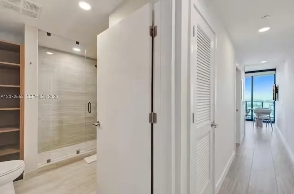 580 72nd #1713 Miami Beach, FL 33141