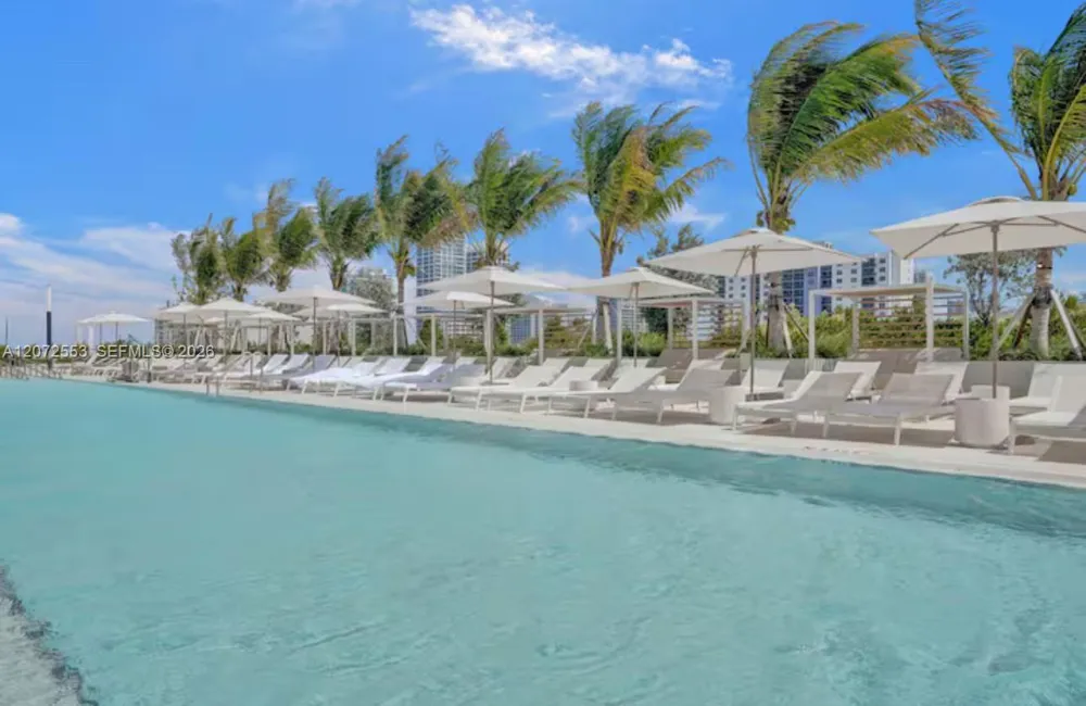 580 72nd #1713 Miami Beach, FL 33141