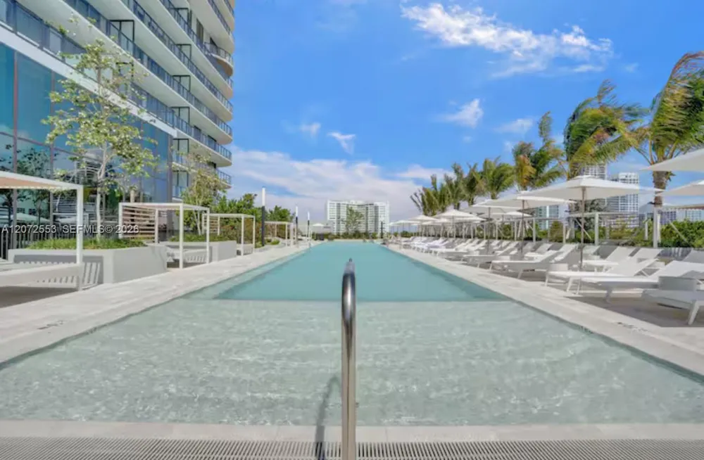 580 72nd #1713 Miami Beach, FL 33141