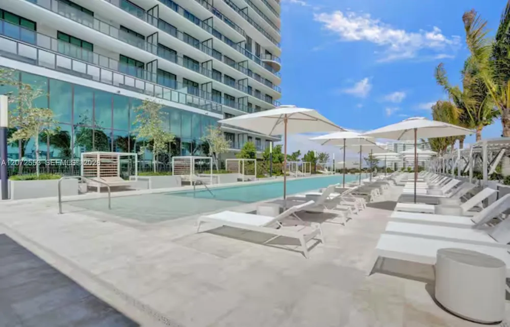 580 72nd #1713 Miami Beach, FL 33141