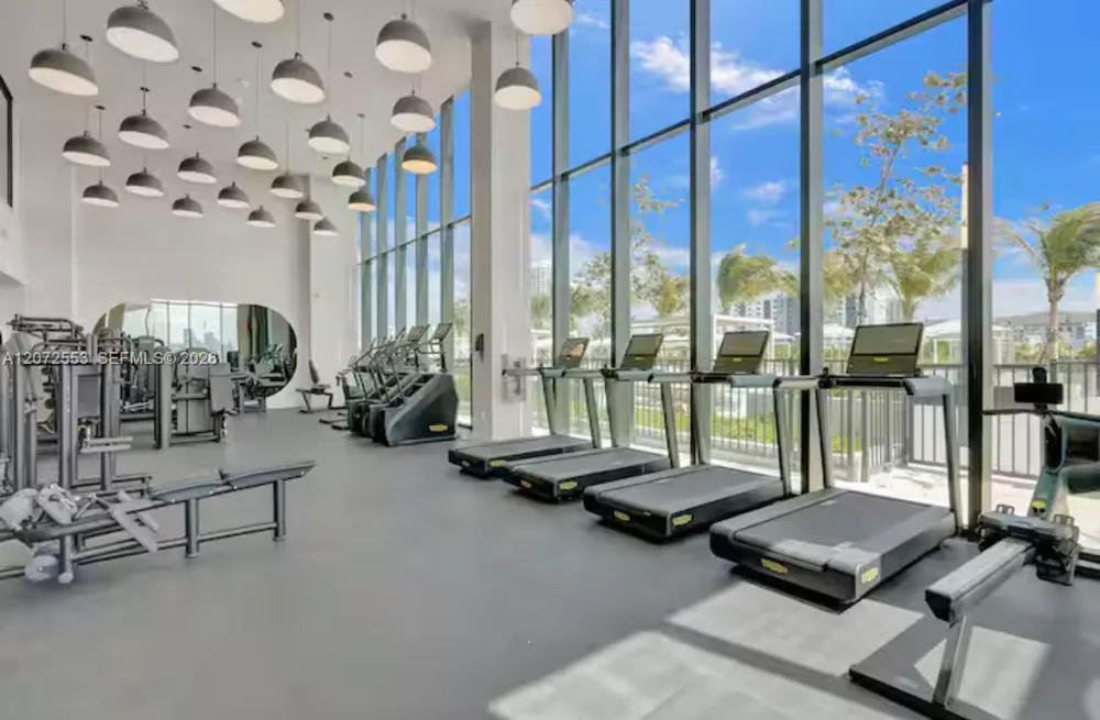 580 72nd #1713 Miami Beach, FL 33141
