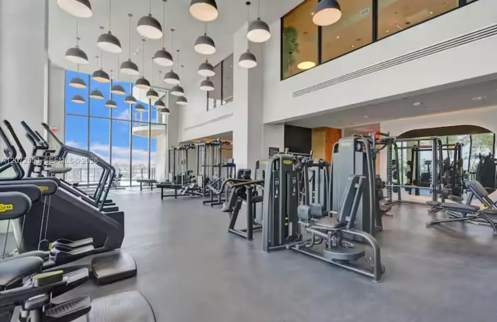 580 72nd #1713 Miami Beach, FL 33141