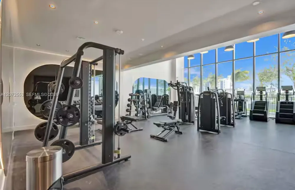 580 72nd #1713 Miami Beach, FL 33141