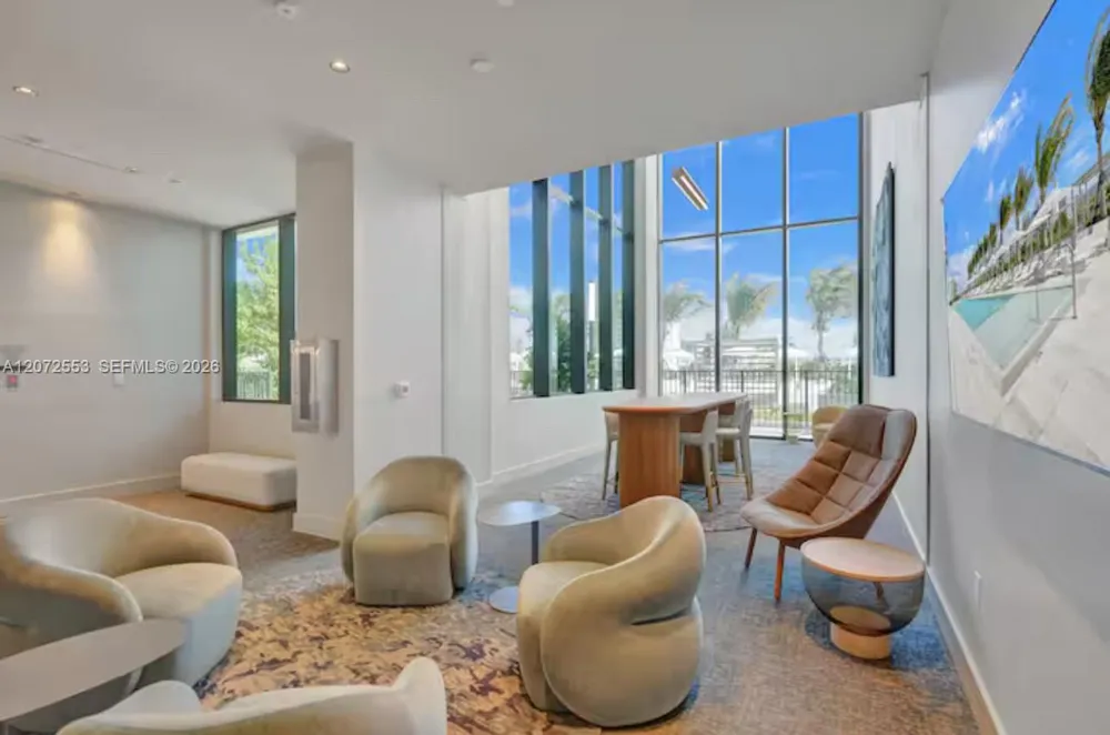 580 72nd #1713 Miami Beach, FL 33141