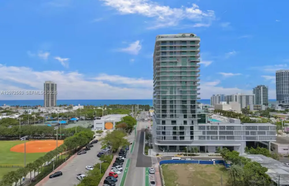 580 72nd #1713 Miami Beach, FL 33141