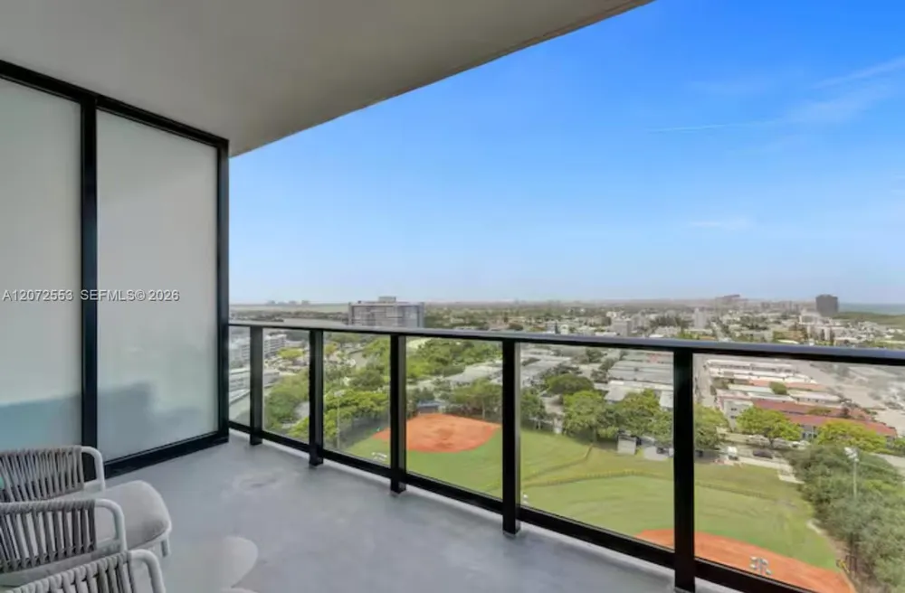 580 72nd #1713 Miami Beach, FL 33141
