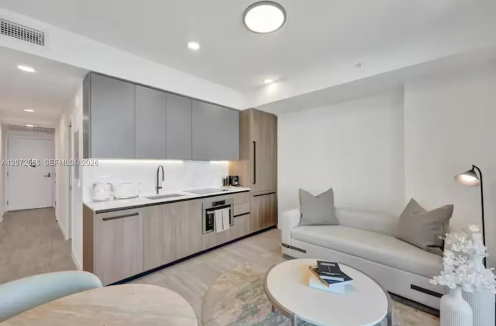 580 72nd #1713 Miami Beach, FL 33141