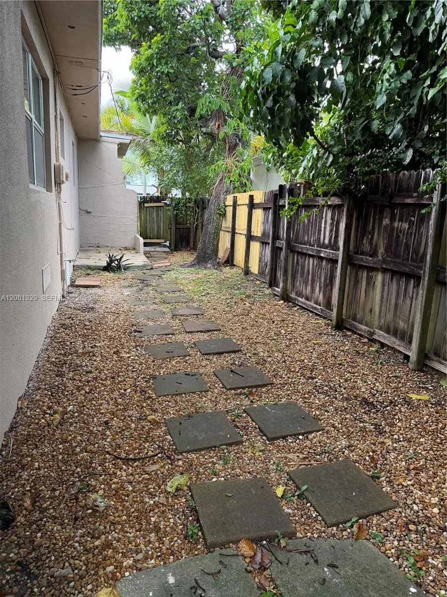 1311 NE 157 ST North Miami Beach, FL 33162