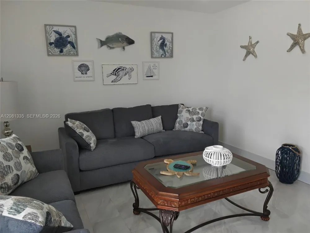 4901 NW 177th St Miami Gardens, FL 33055