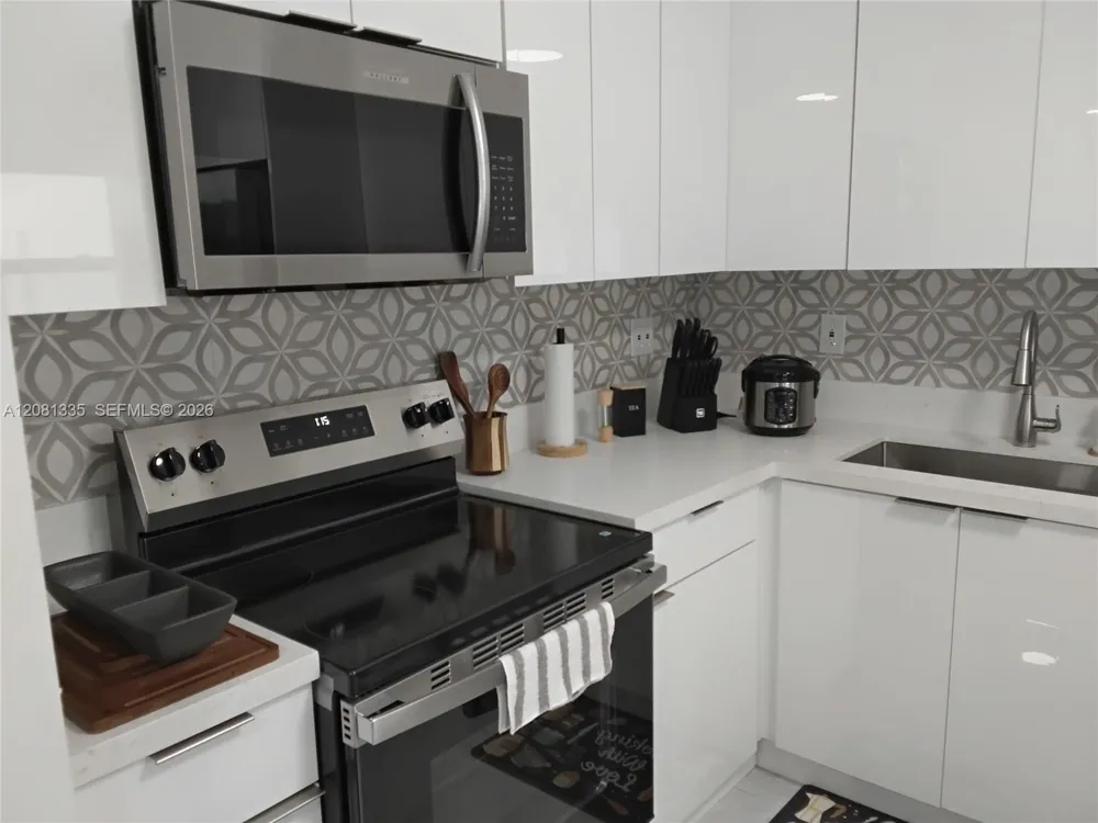 4901 NW 177th St Miami Gardens, FL 33055