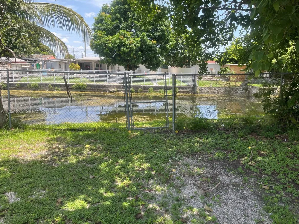 4901 NW 177th St Miami Gardens, FL 33055