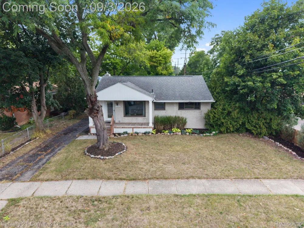 31560 Leelane Farmington City, MI 48336