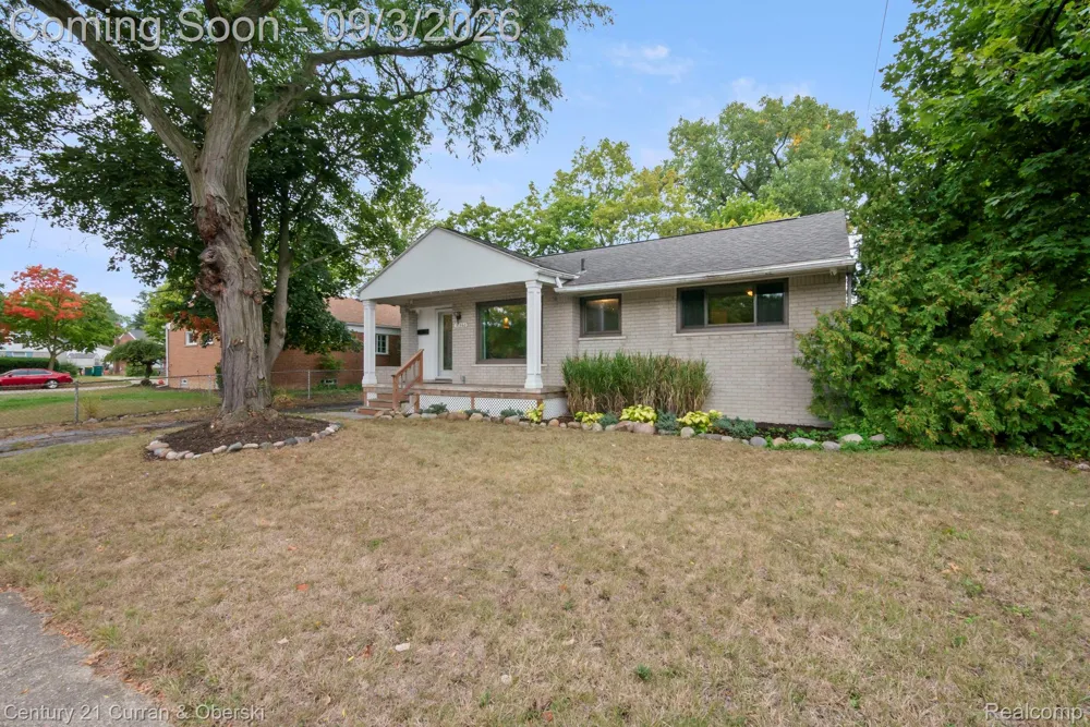 31560 Leelane Farmington City, MI 48336