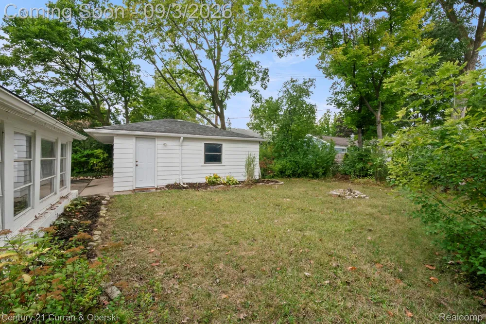 31560 Leelane Farmington City, MI 48336