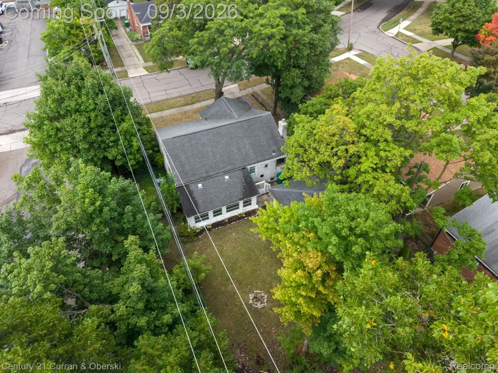 31560 Leelane Farmington City, MI 48336