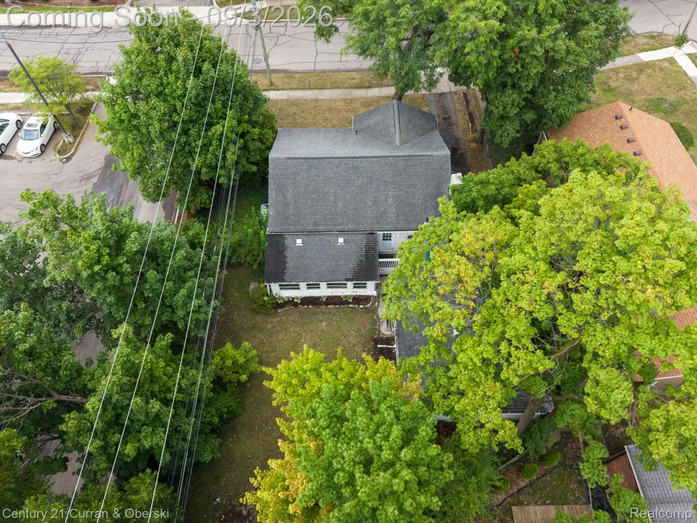 31560 Leelane Farmington City, MI 48336
