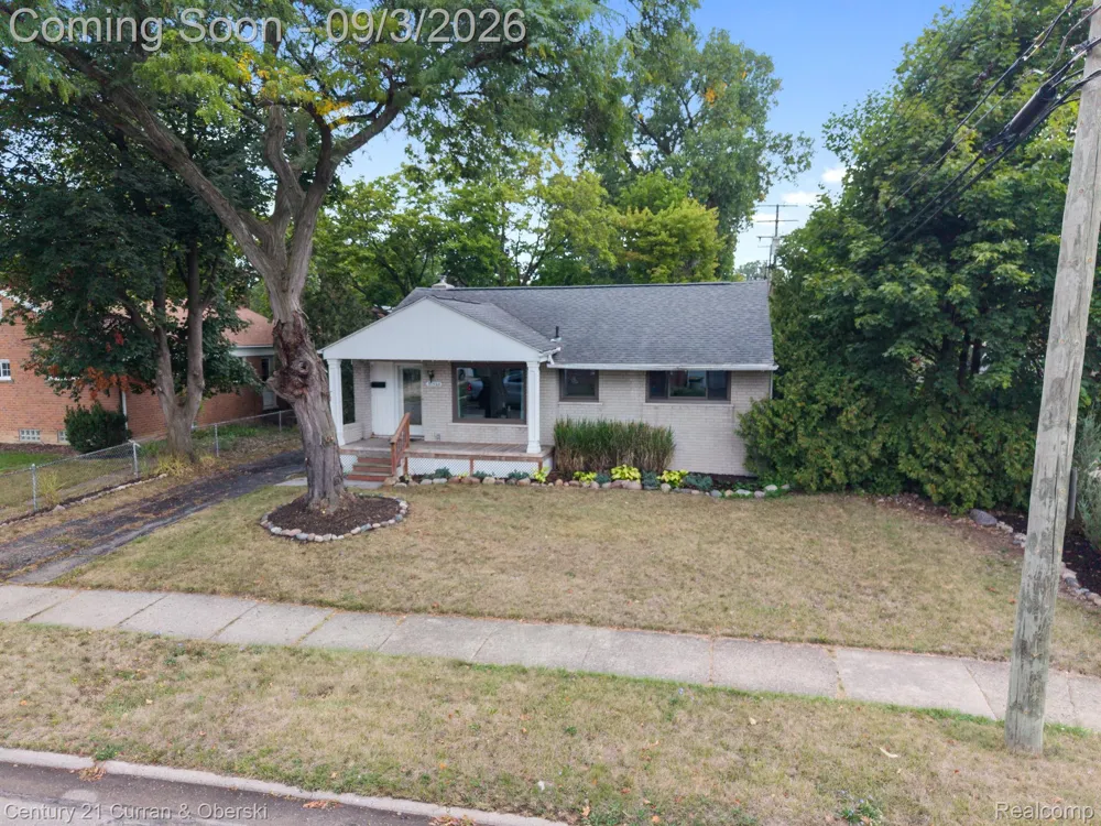 31560 Leelane Farmington City, MI 48336