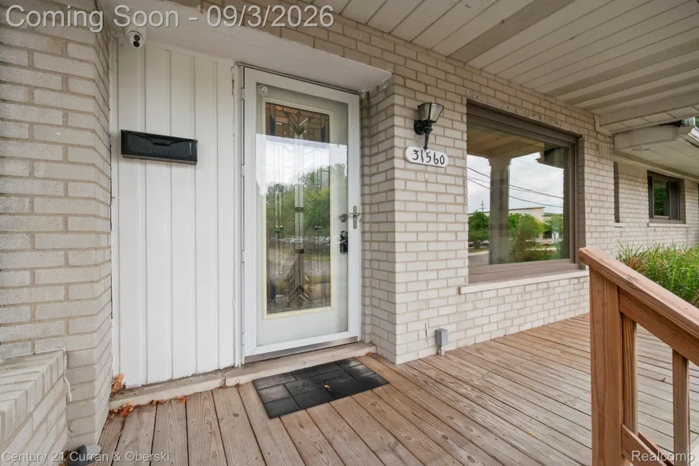 31560 Leelane Farmington City, MI 48336