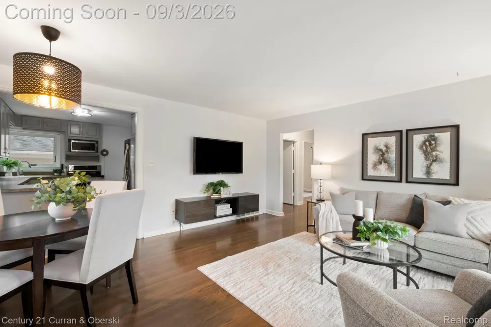 31560 Leelane Farmington City, MI 48336