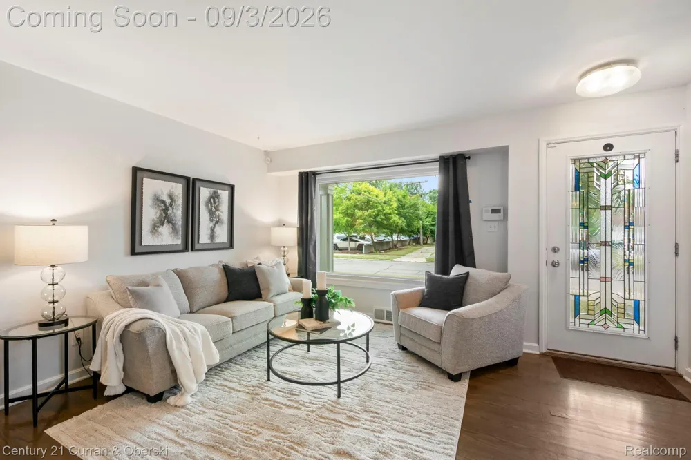 31560 Leelane Farmington City, MI 48336