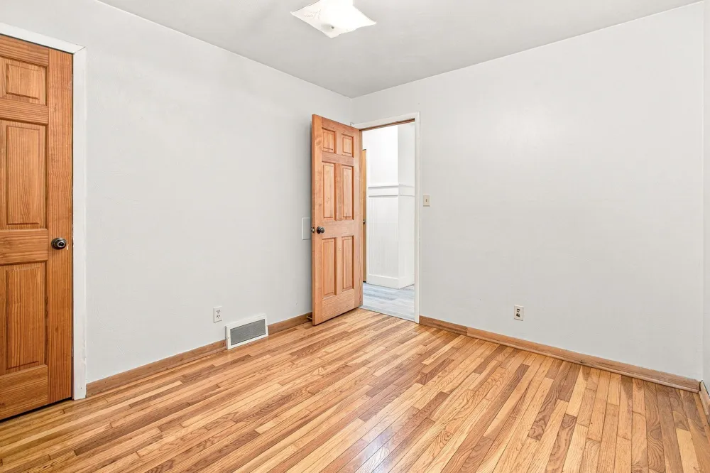 923 Bell Avenue New Buffalo City, MI 49117