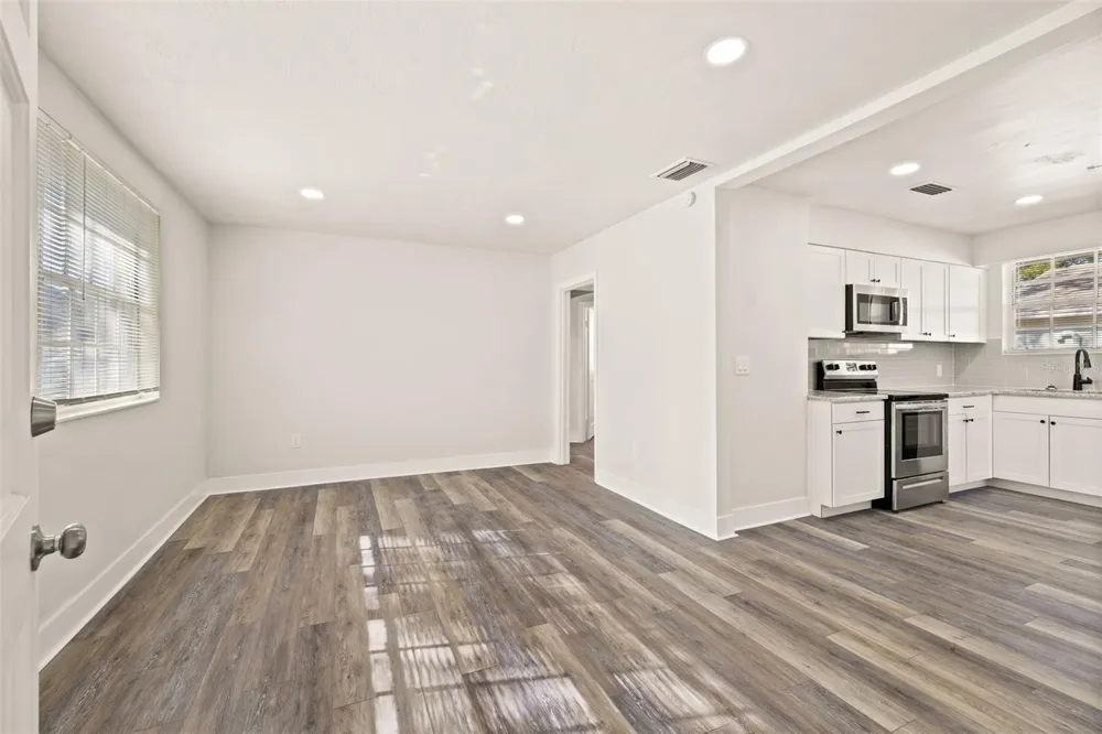 3817 W BAY TO BAY BOULEVARD Tampa, FL 33629