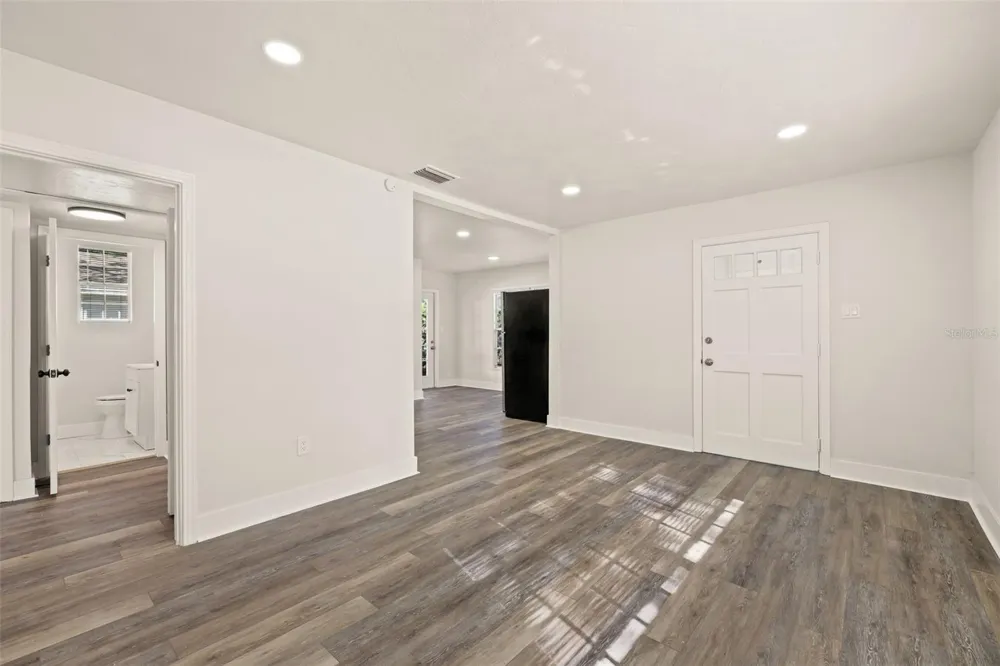 3817 W BAY TO BAY BOULEVARD Tampa, FL 33629