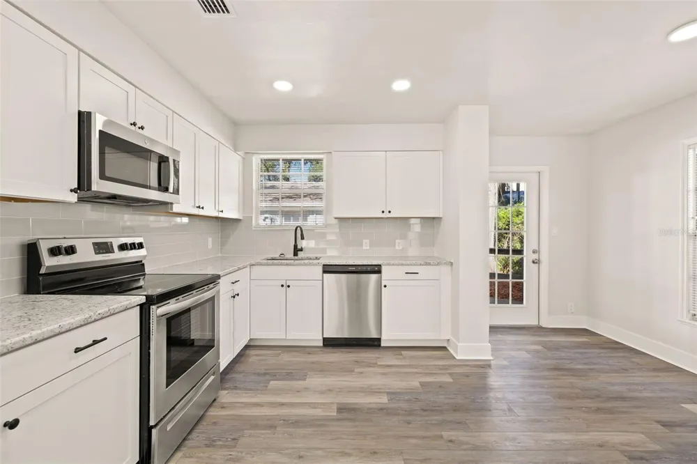 3817 W BAY TO BAY BOULEVARD Tampa, FL 33629