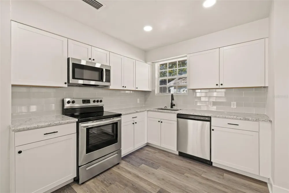 3817 W BAY TO BAY BOULEVARD Tampa, FL 33629