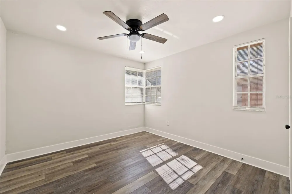 3817 W BAY TO BAY BOULEVARD Tampa, FL 33629