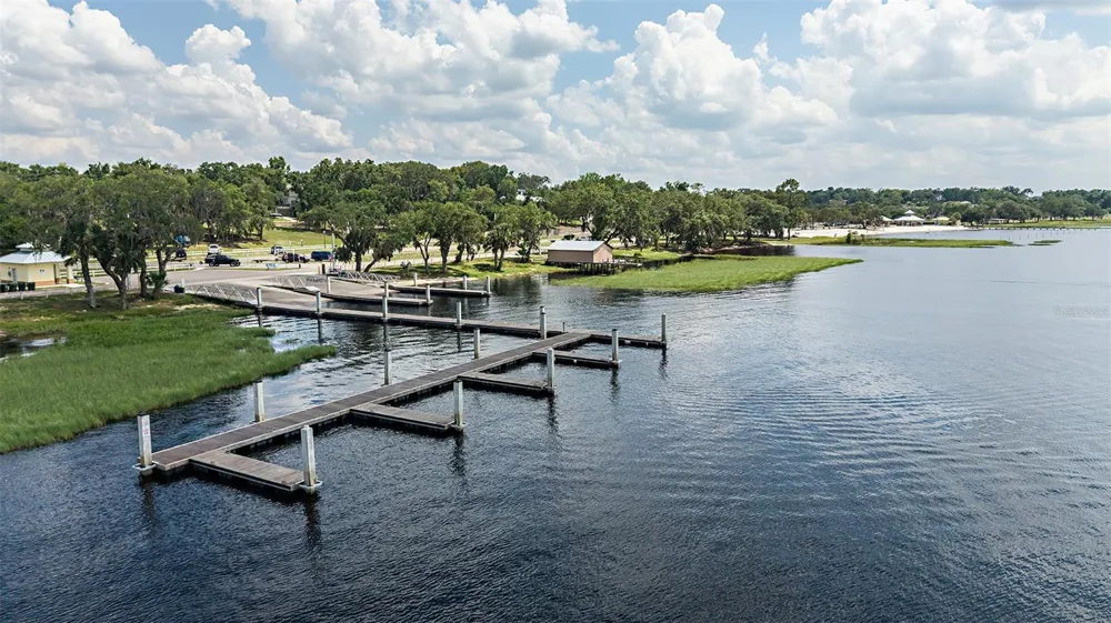 7760 CLOUDBURST DRIVE Groveland, FL 34736