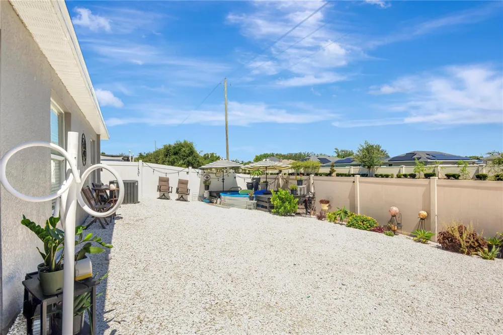 2239 ROANOKE SPRINGS DRIVE Ruskin, FL 33570